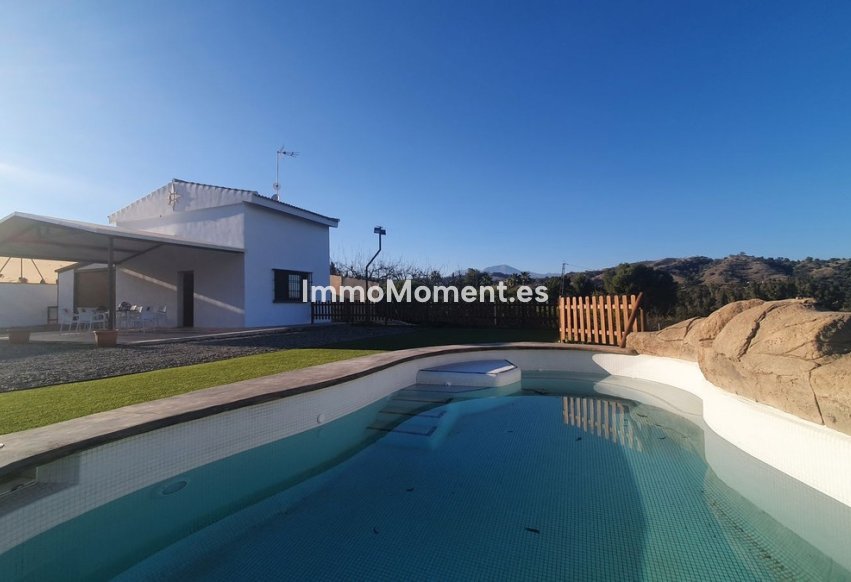 Resale - Country house - Inland  - Coín
