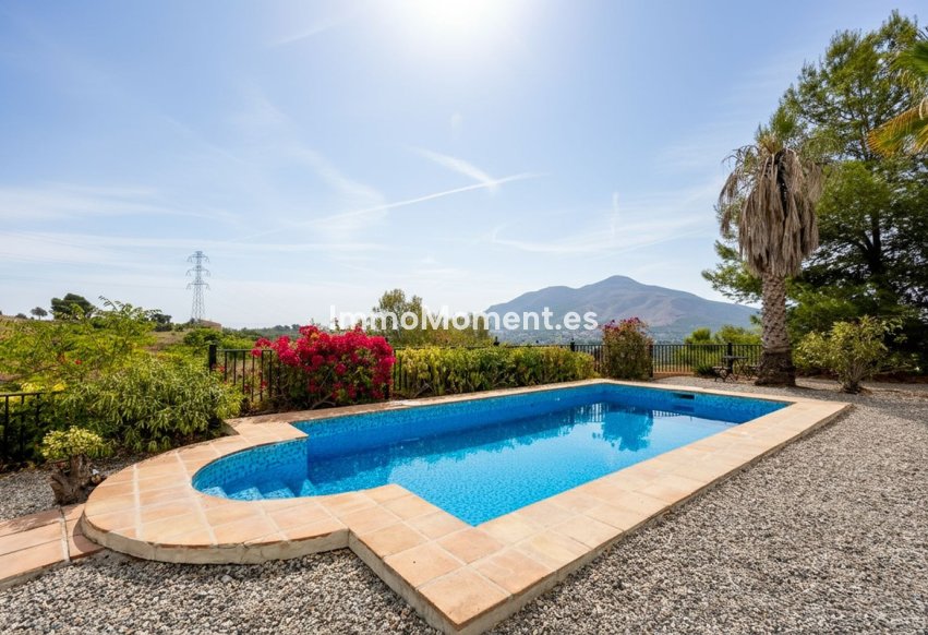 Resale - Country house - Inland  - Coín