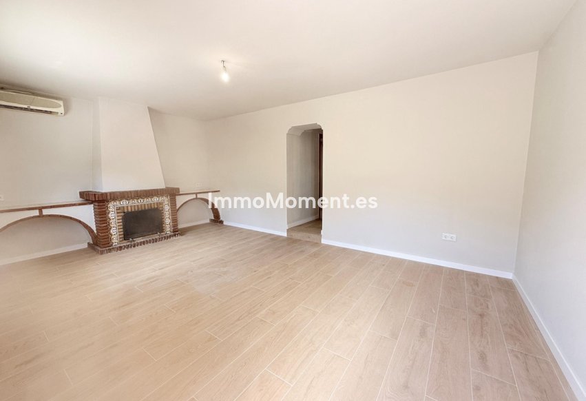 Resale - Country house - Inland  - Coín