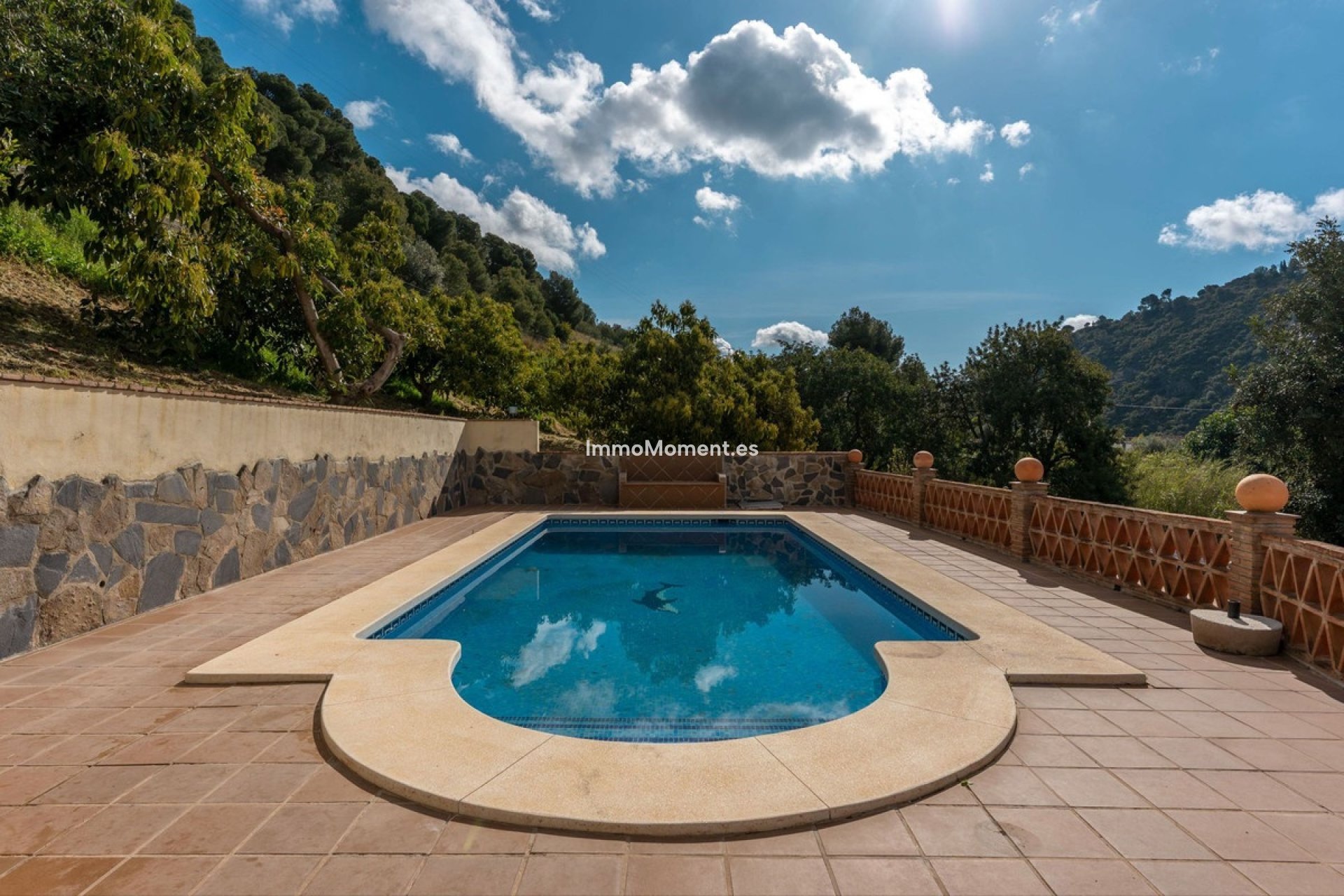 Resale - Country house - Inland  - Coín