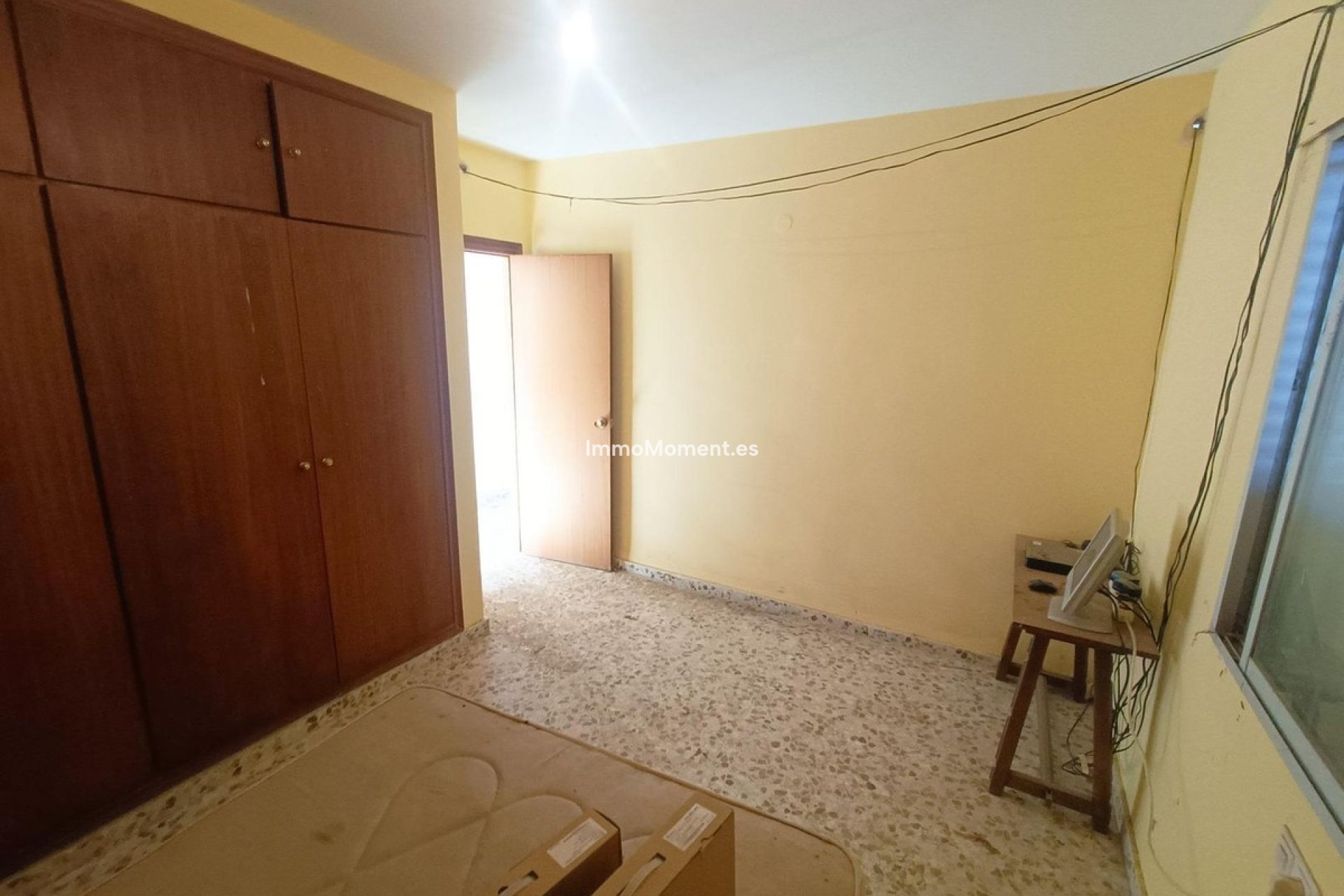 Resale - Country house - Inland  - Coín