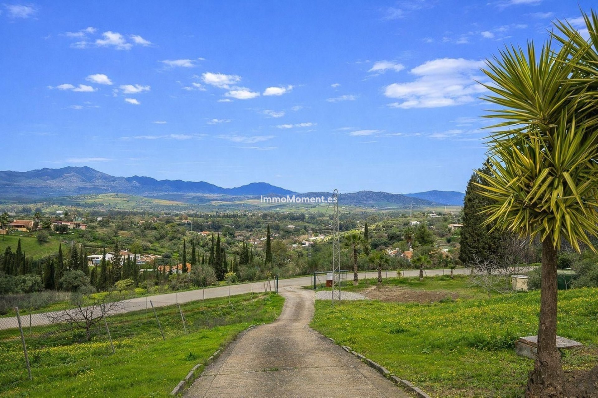 Resale - Country house - Inland  - Coín