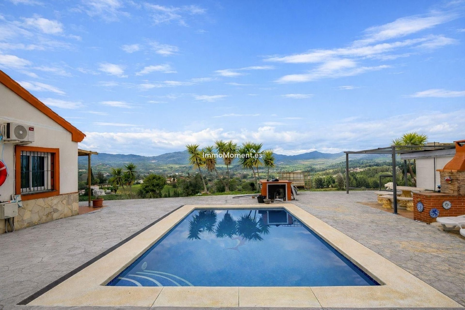 Resale - Country house - Inland  - Coín