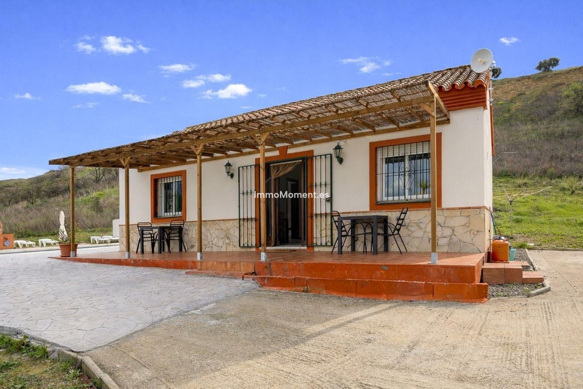 Resale - Country house - Inland  - Coín