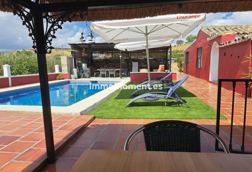 Resale - Country house - Inland  - Coín