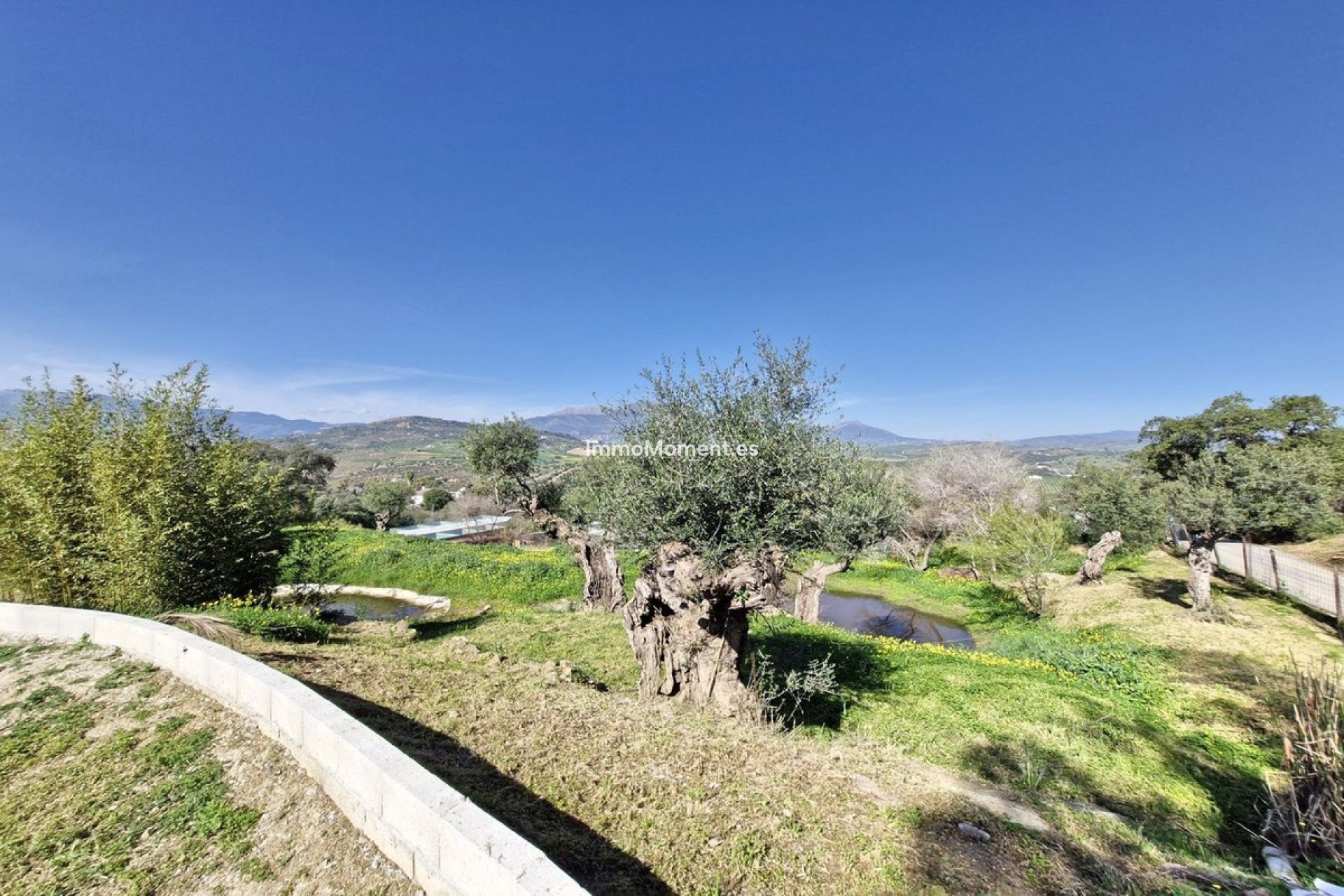 Resale - Country house - Inland  - Coín