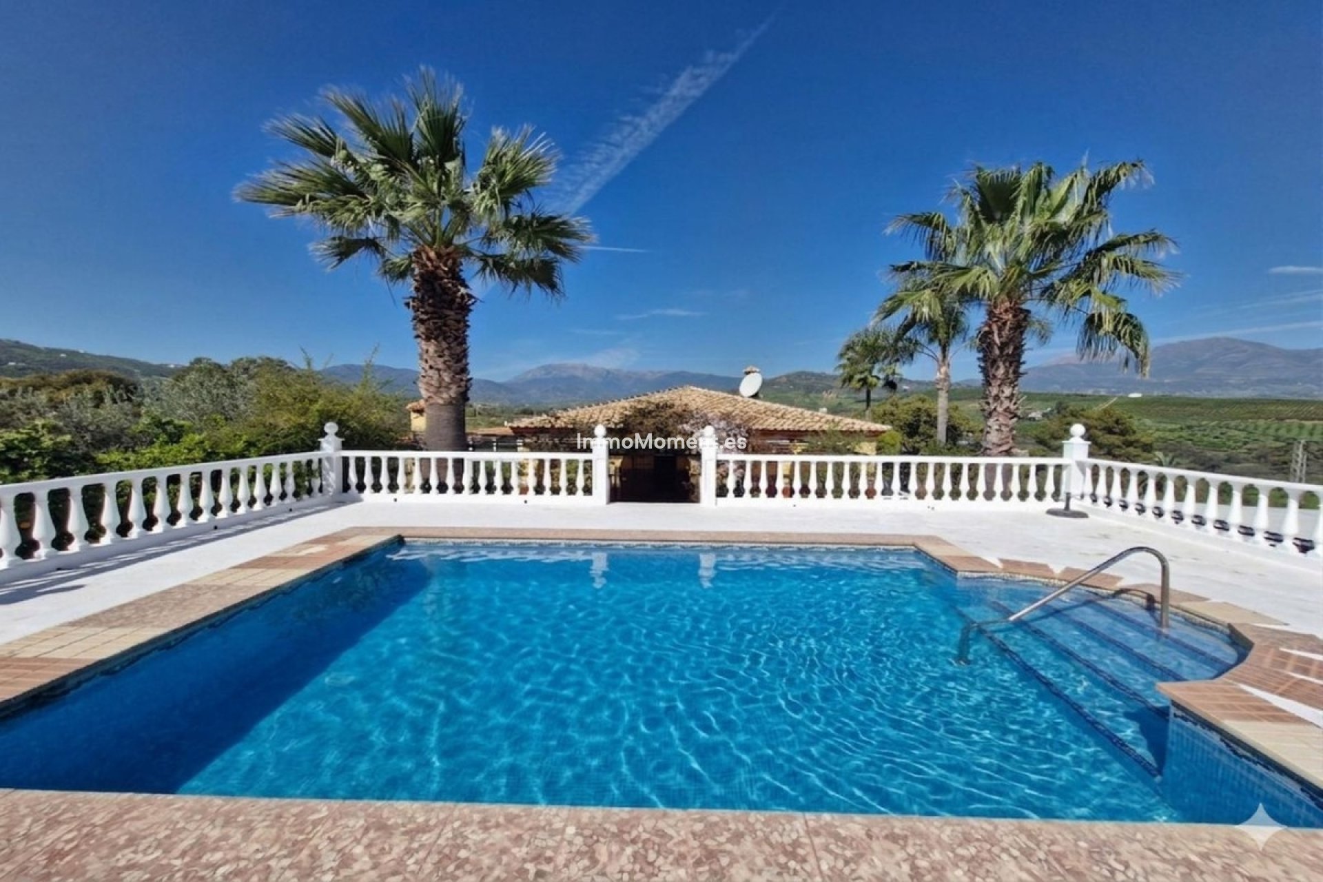 Resale - Country house - Inland  - Coín