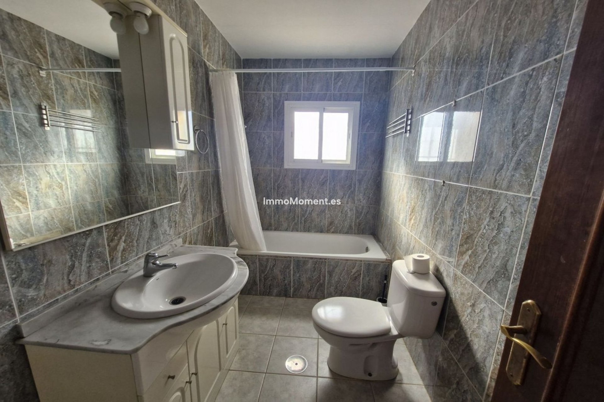 Resale - Country house - Inland  - Coín