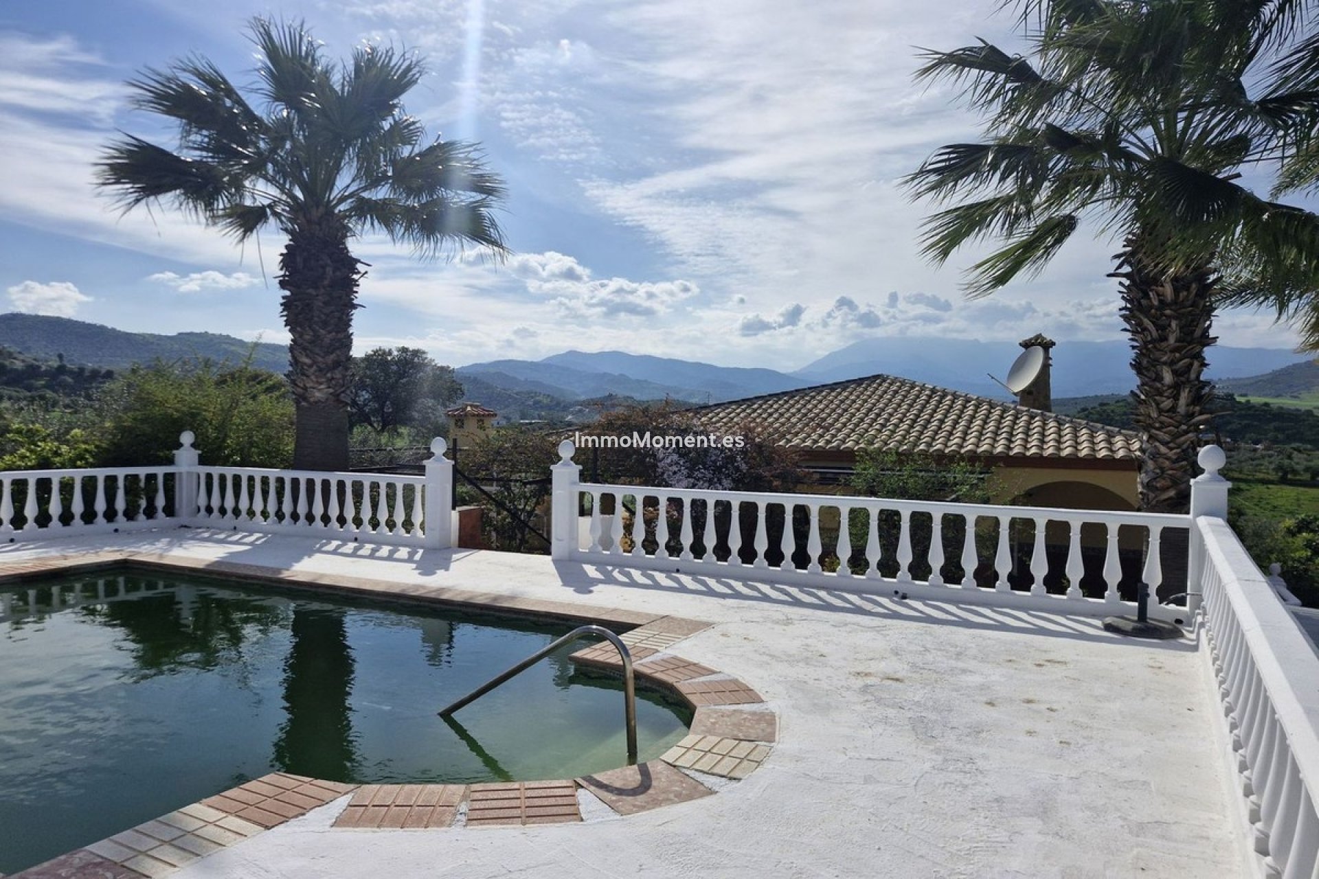 Resale - Country house - Inland  - Coín