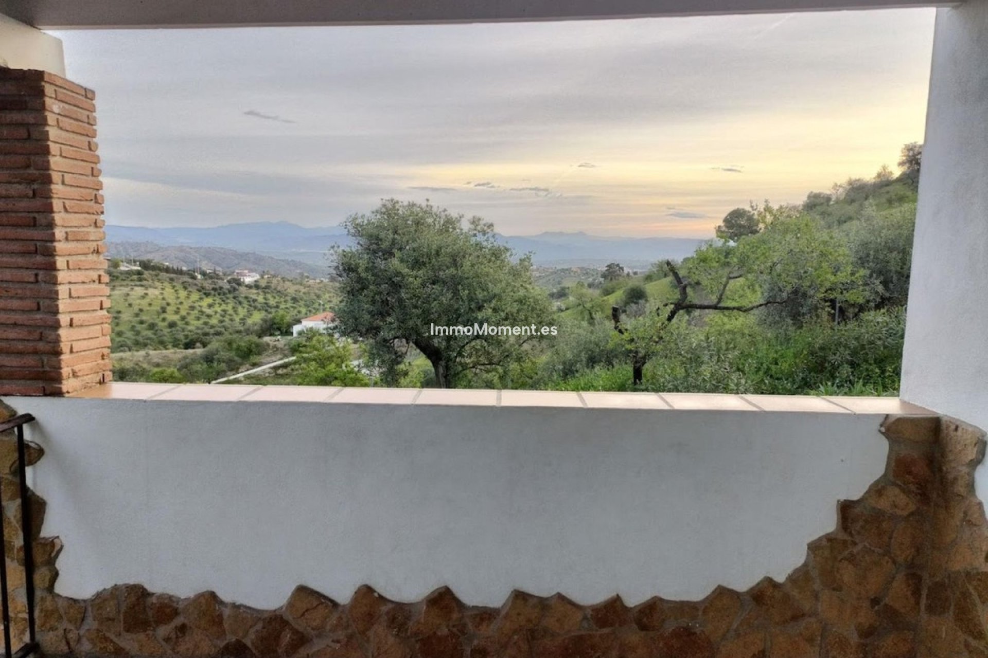 Resale - Country house - Inland  - Coín