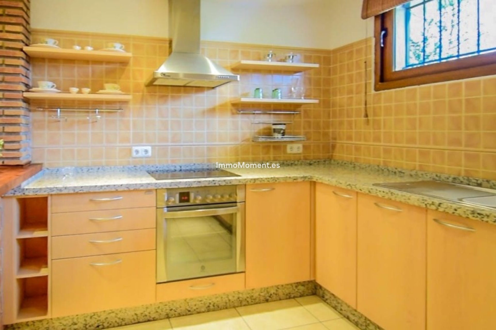 Resale - Country house - Inland  - Coín