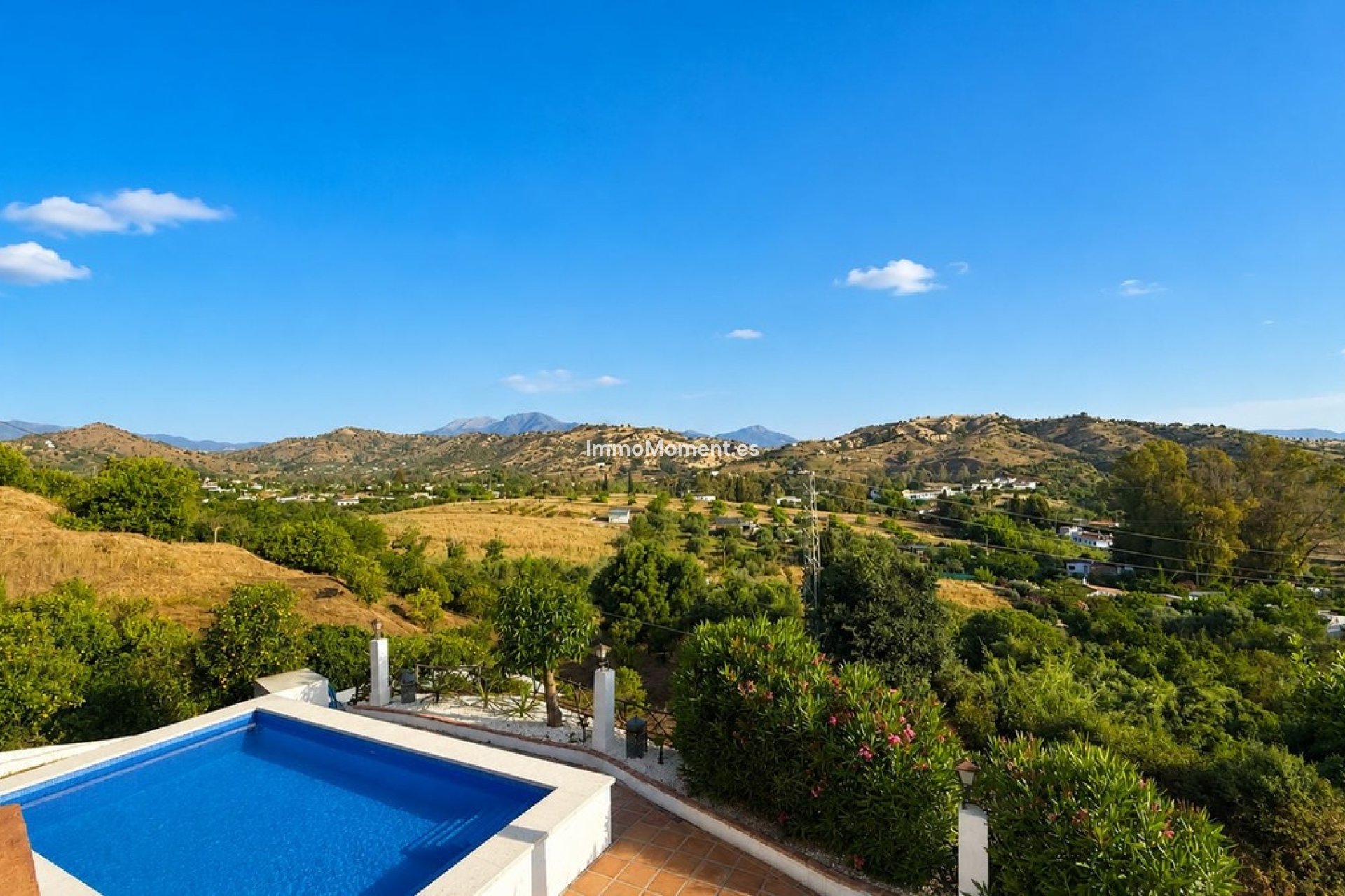 Resale - Country house - Inland  - Coín