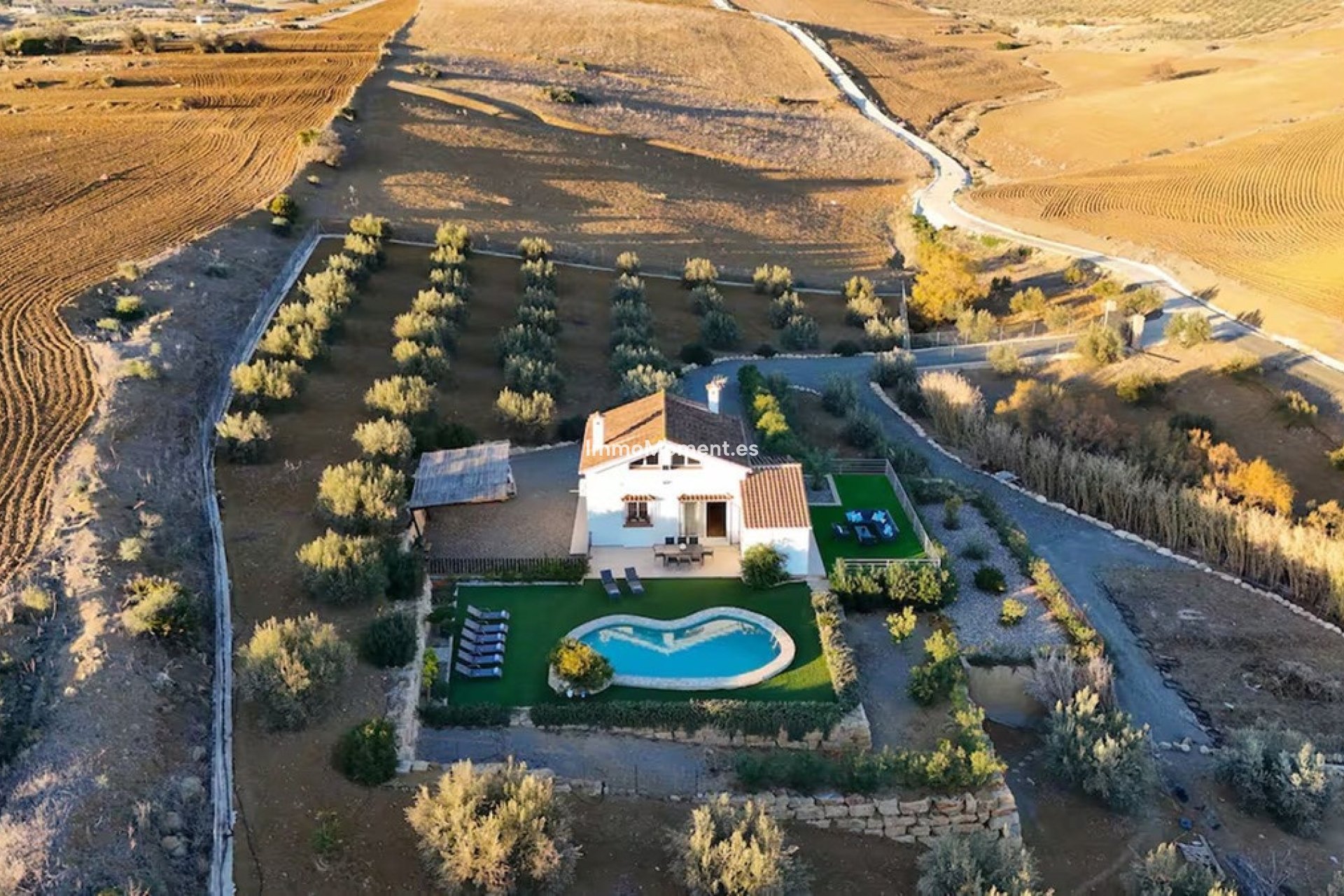 Resale - Country house - Inland  - Coín