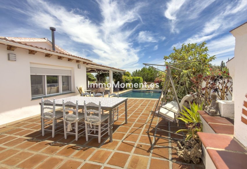 Resale - Country house - Inland  - Coín