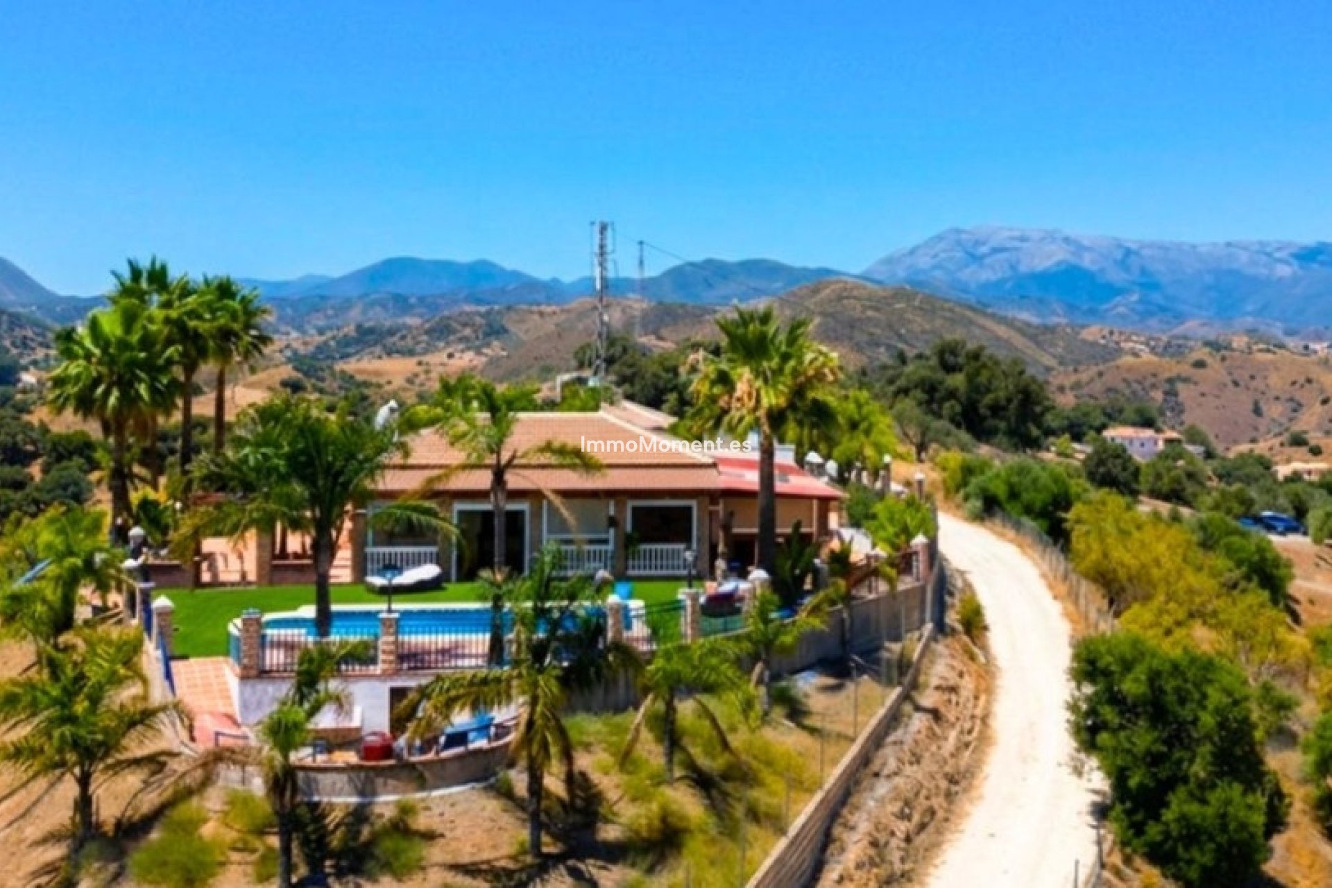 Resale - Country house - Inland  - Coín