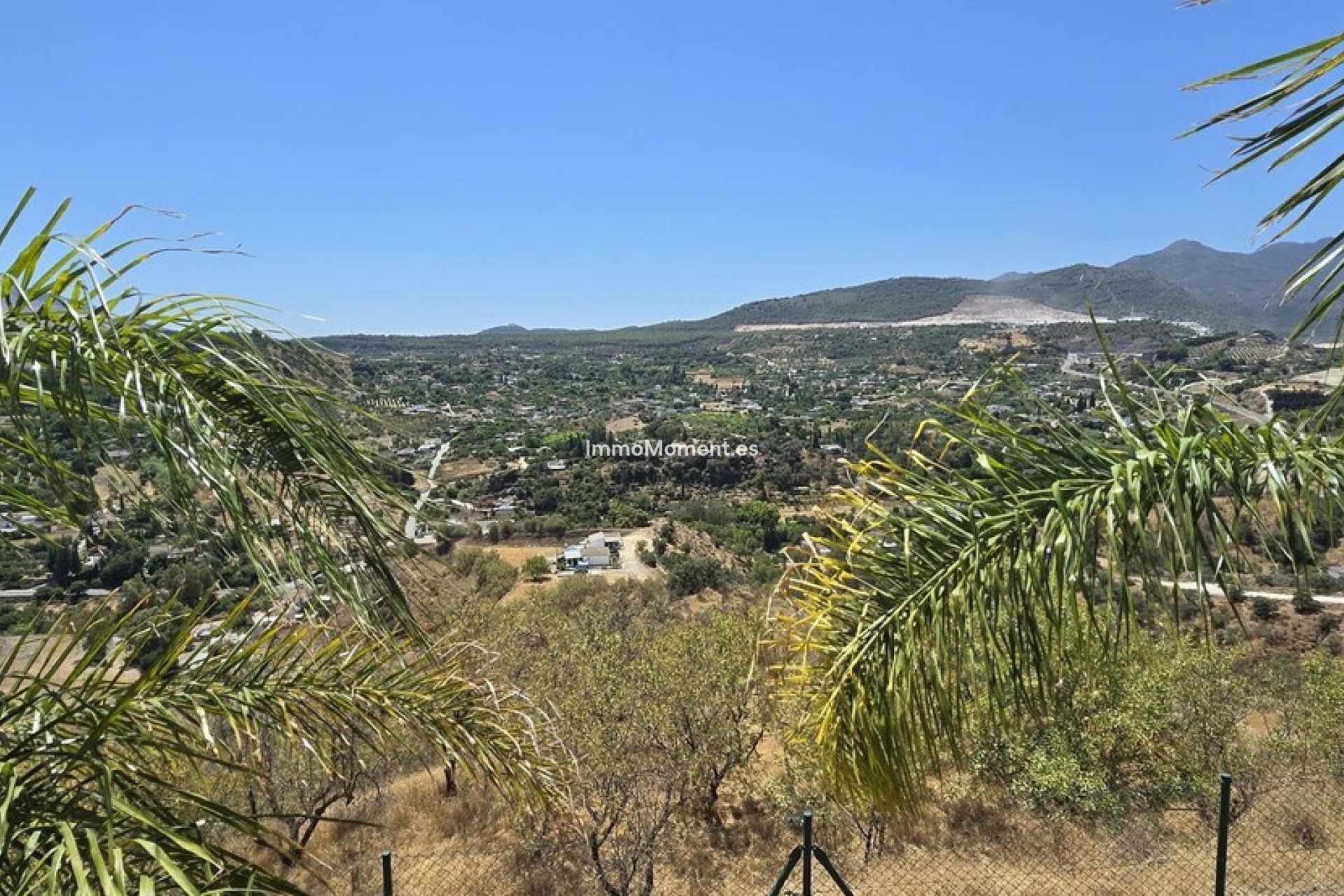 Resale - Country house - Inland  - Coín