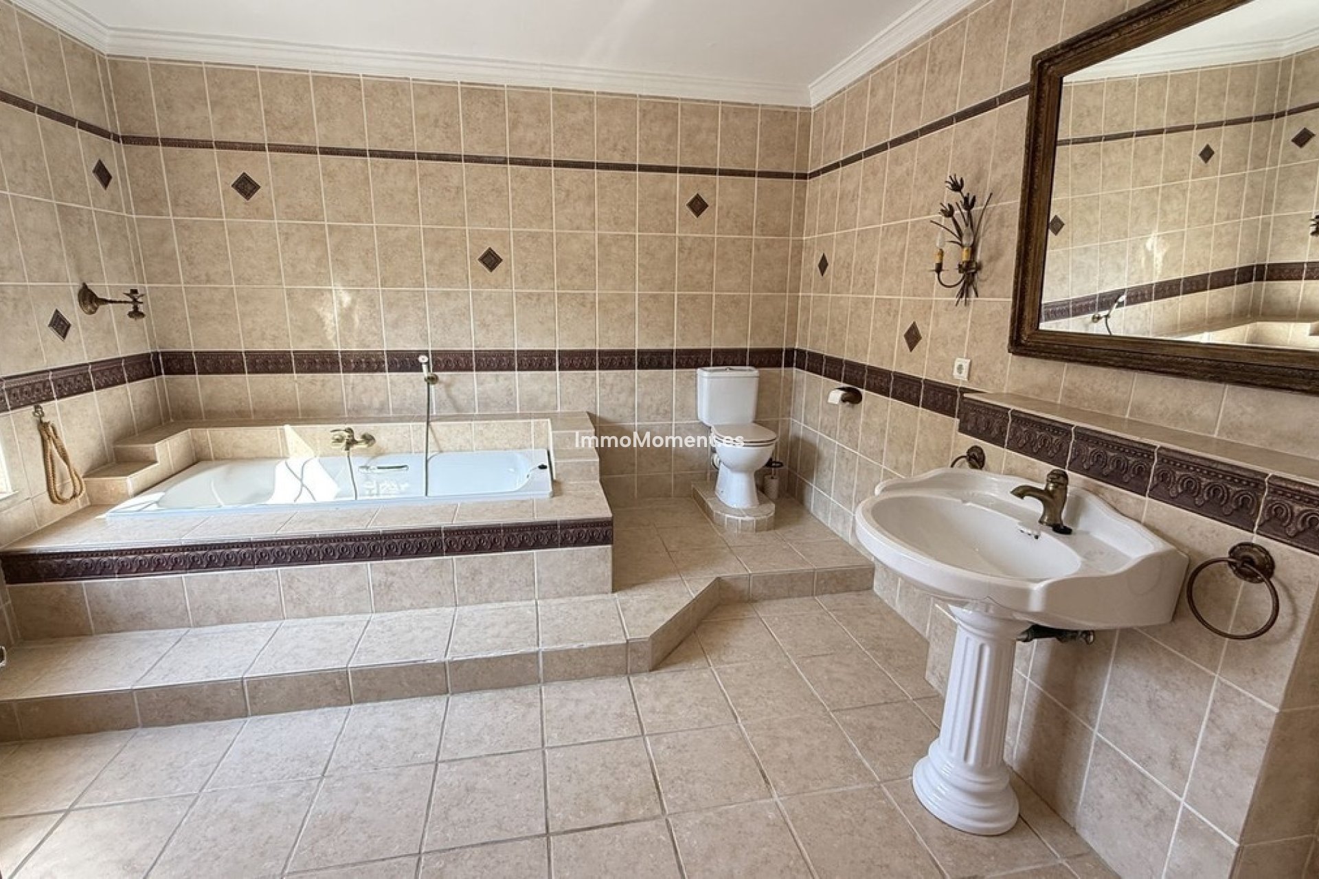 Resale - Country house - Inland  - Coín
