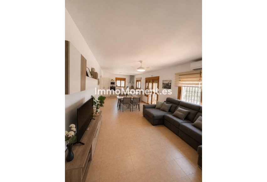Resale - Country house - Inland  - Coín