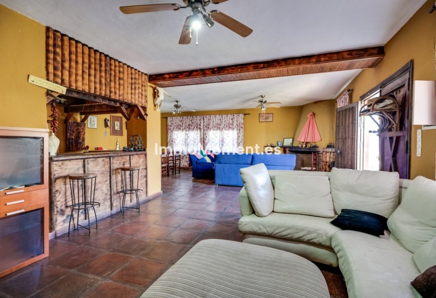 Resale - Country house - Inland  - Monda