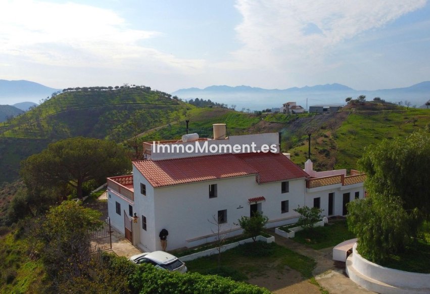 Resale - Country house - Inland  - Pizarra