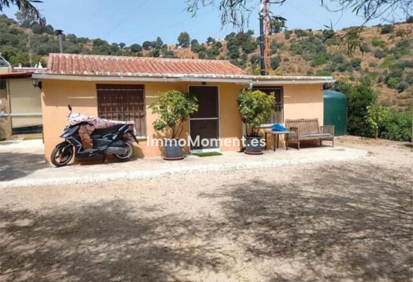 Resale - Country house - Marbella - Altos de los Monteros