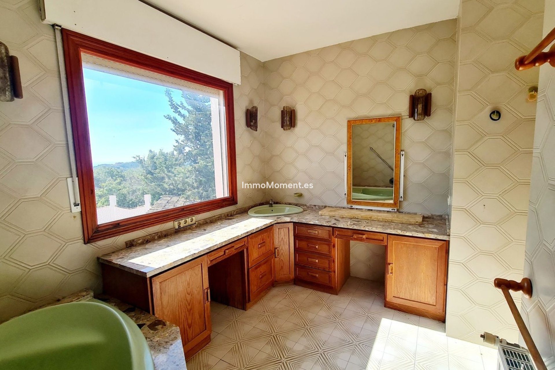 Resale - Country house - Marbella - Las Chapas