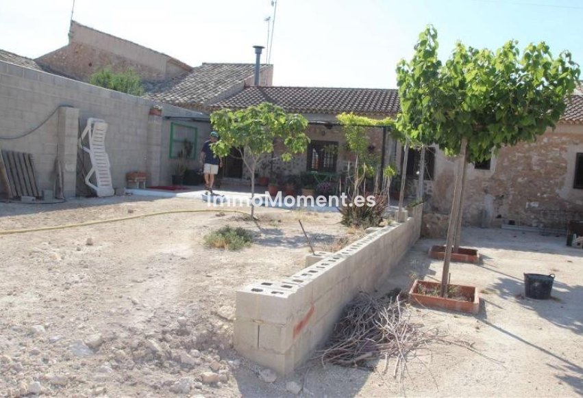 Resale - Country house - Pinoso - Pinoso Centro