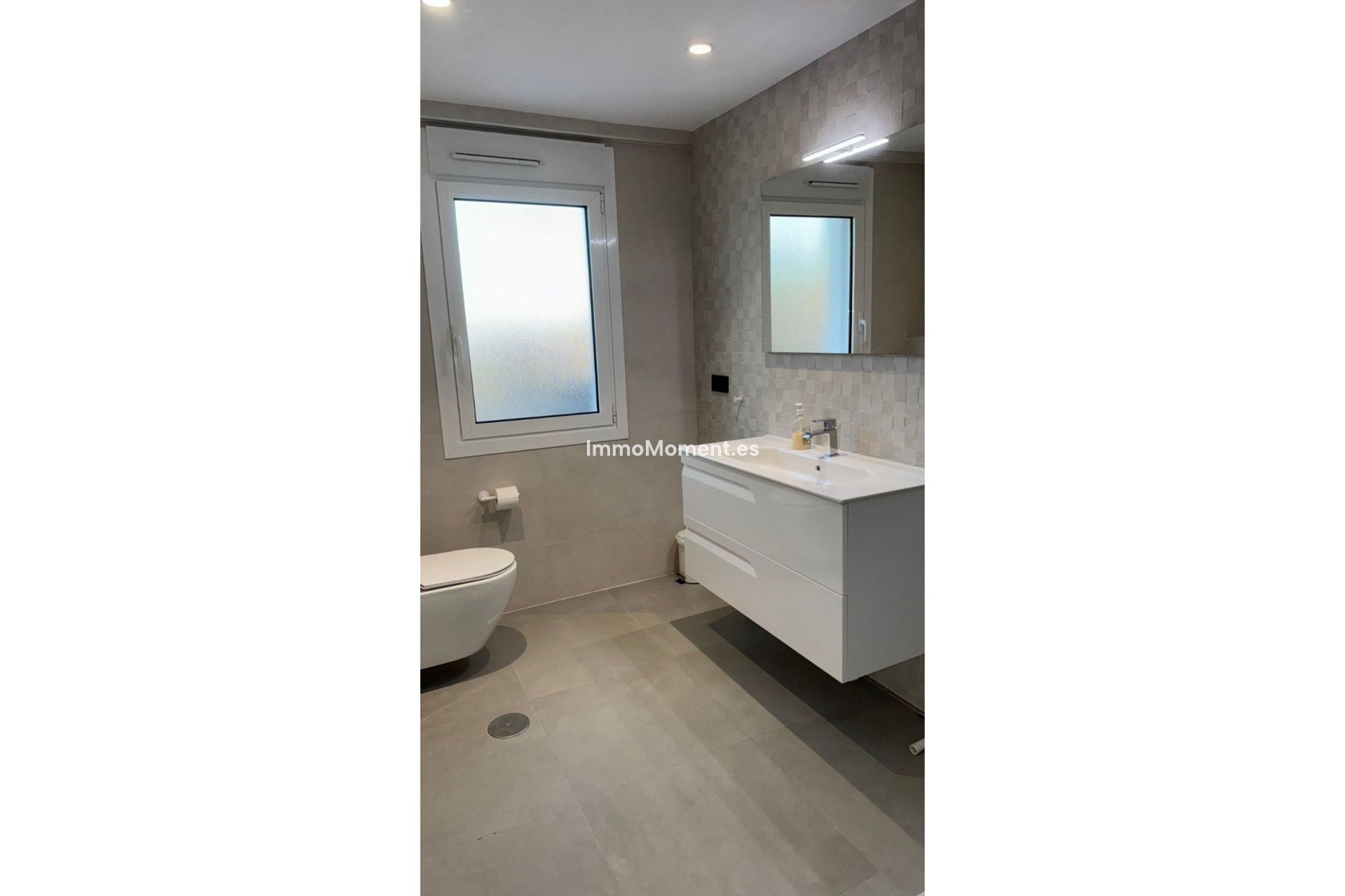 Resale - Detached villa - Alfaz del Pi - L'Alfás del Pi Centro