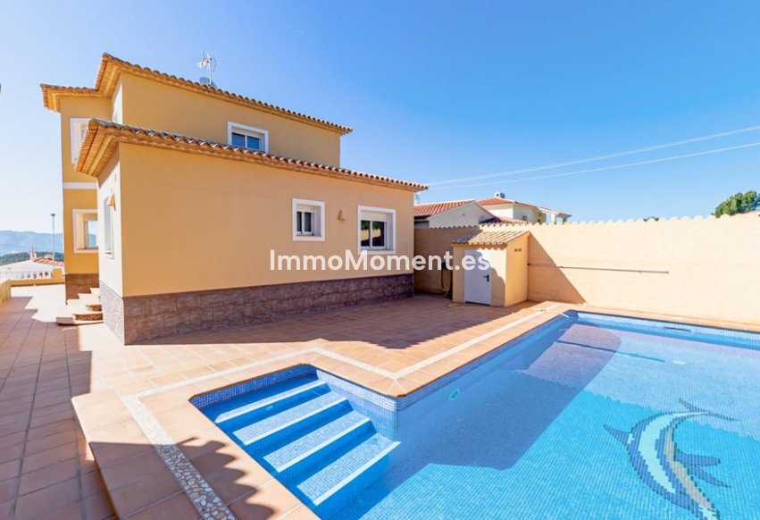Resale - Detached villa - Alfaz del Pi - L'Alfás del Pi Centro
