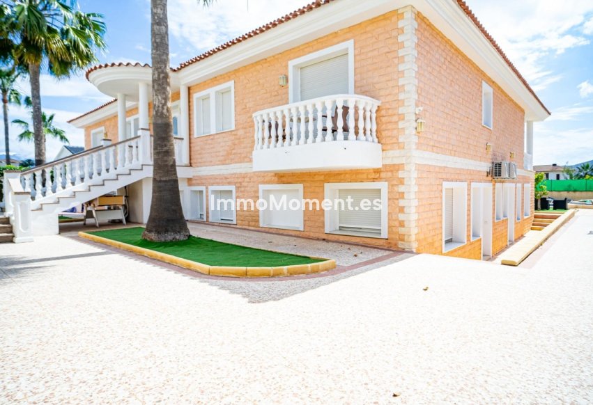 Resale - Detached villa - Alfaz del Pi - L'Alfás del Pi Centro