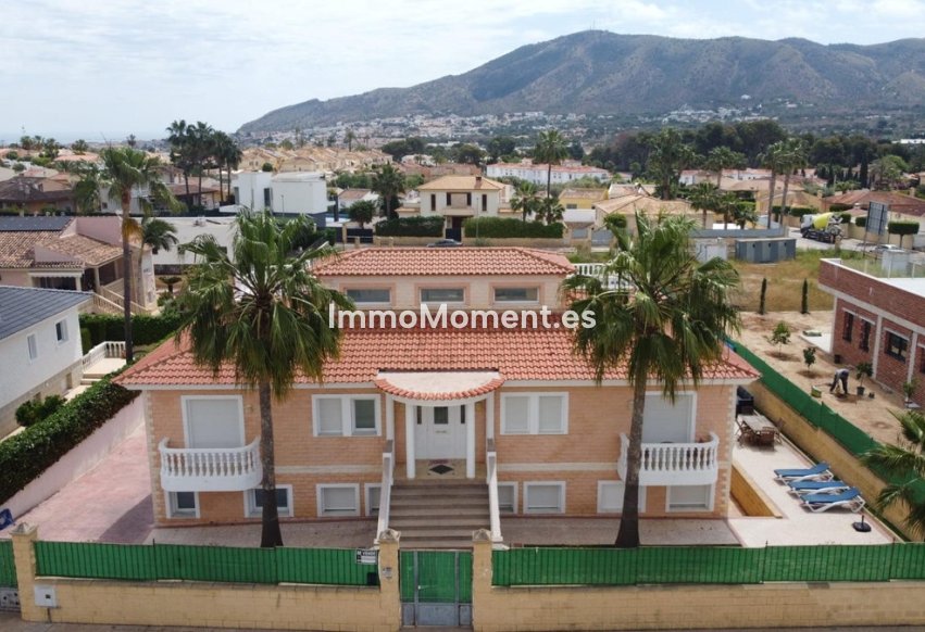 Resale - Detached villa - Alfaz del Pi - L'Alfás del Pi Centro