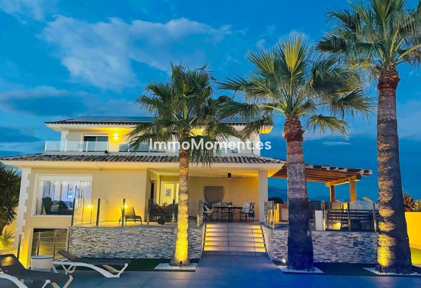 Resale - Detached villa - Alfaz del Pi - L'Alfás del Pi Centro