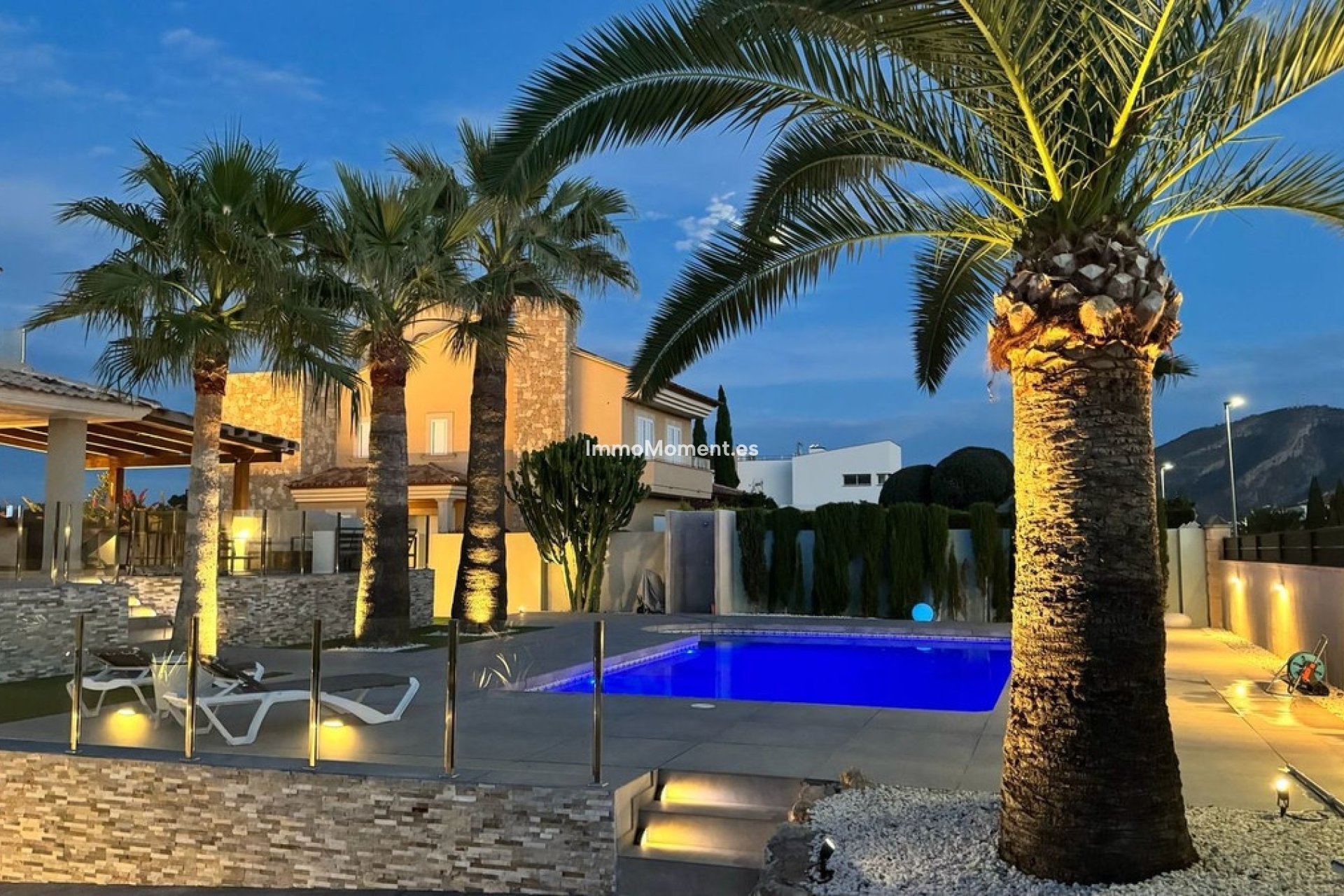 Resale - Detached villa - Alfaz del Pi - L'Alfás del Pi Centro