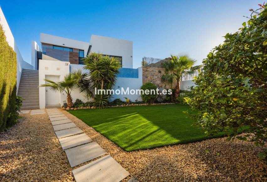 Resale - Detached villa - Algorfa - La Finca Golf