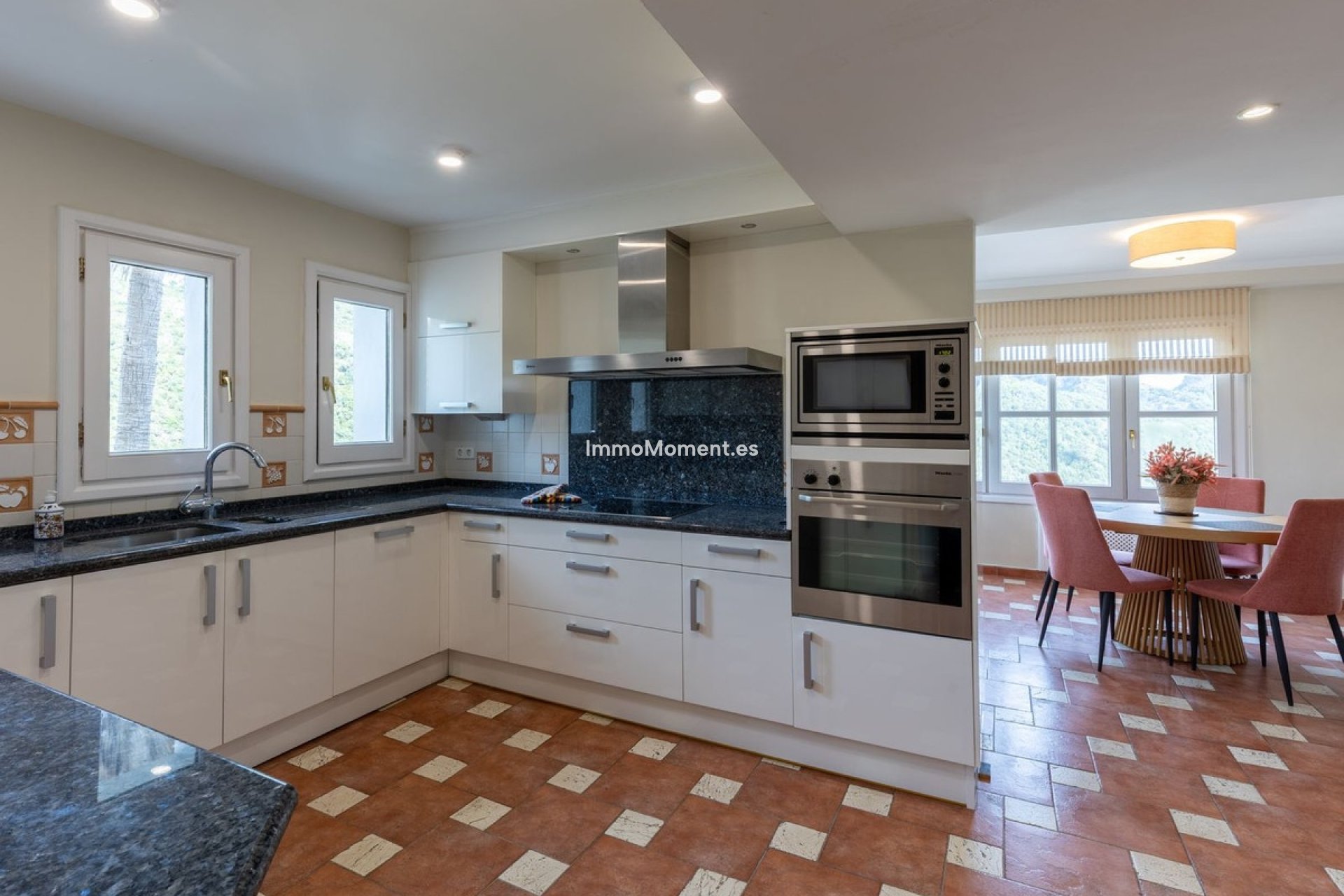 Resale - Detached villa - Benahavís - Benahavís Centro