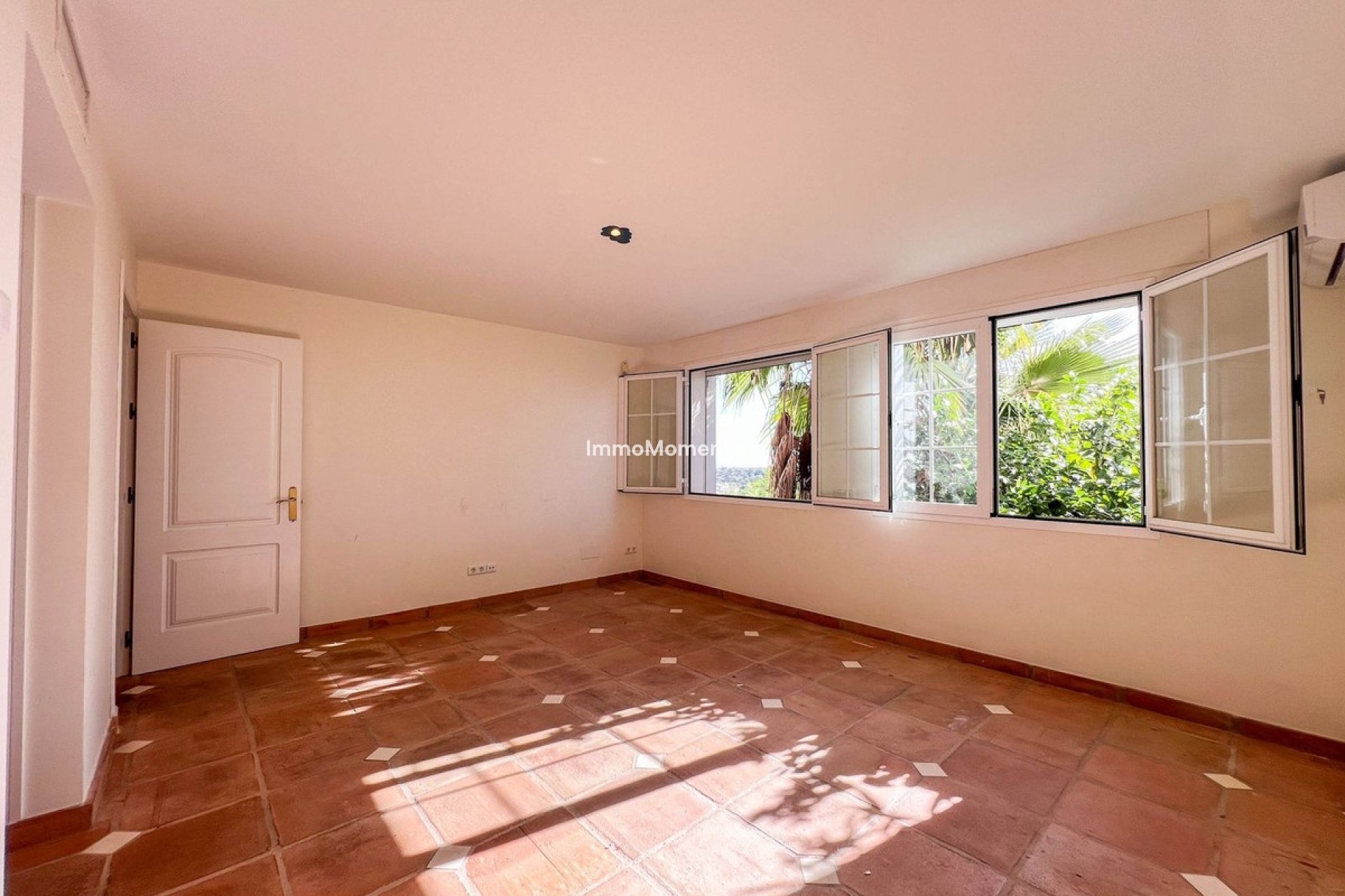 Resale - Detached villa - Benahavís - La Quinta