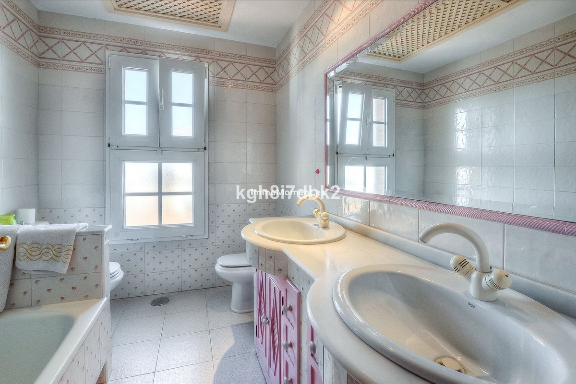 Resale - Detached villa - Benalmadena - Benalmadena Centro