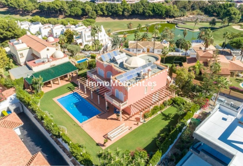 Resale - Detached villa - Benalmadena - Benalmadena Centro