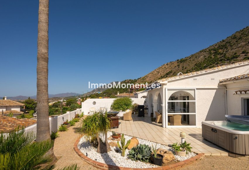 Resale - Detached villa - Benalmadena - Benalmadena Centro