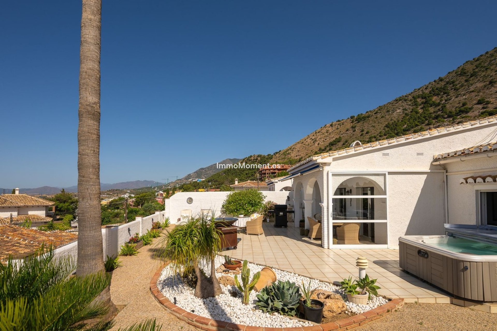 Resale - Detached villa - Benalmadena - Benalmadena Centro