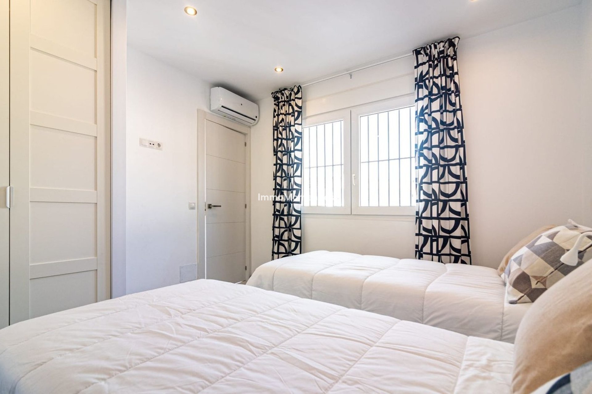Resale - Detached villa - Benalmadena - Benalmadena Costa