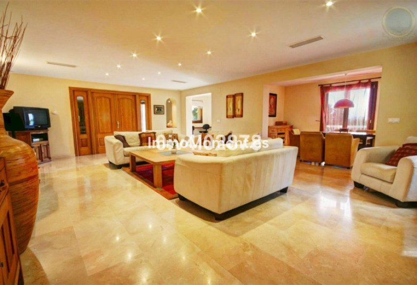 Resale - Detached villa - Benalmadena - Benalmadena Pueblo