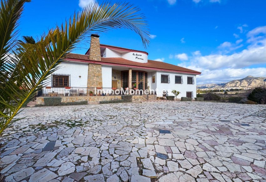 Resale - Detached villa - Elda - Elda Centro