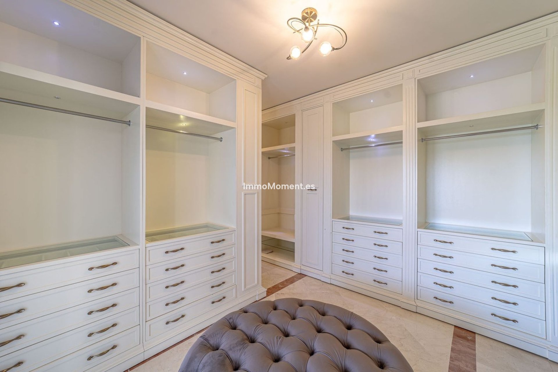 Resale - Detached villa - Estepona - Atalaya