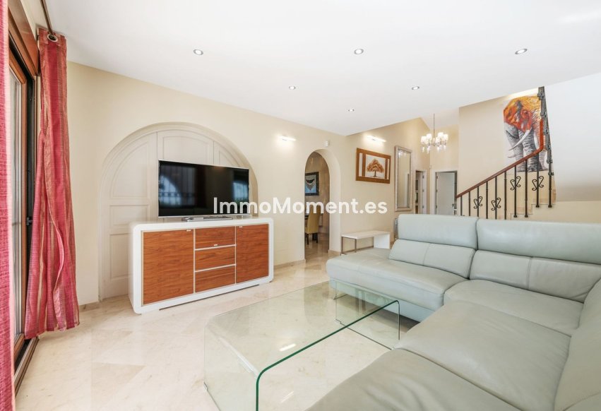 Resale - Detached villa - Estepona - Atalaya