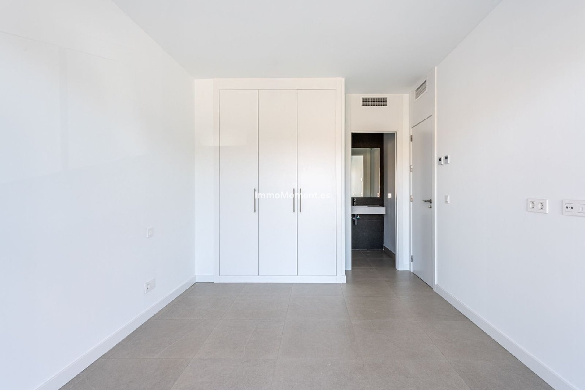 Resale - Detached villa - Estepona - Atalaya