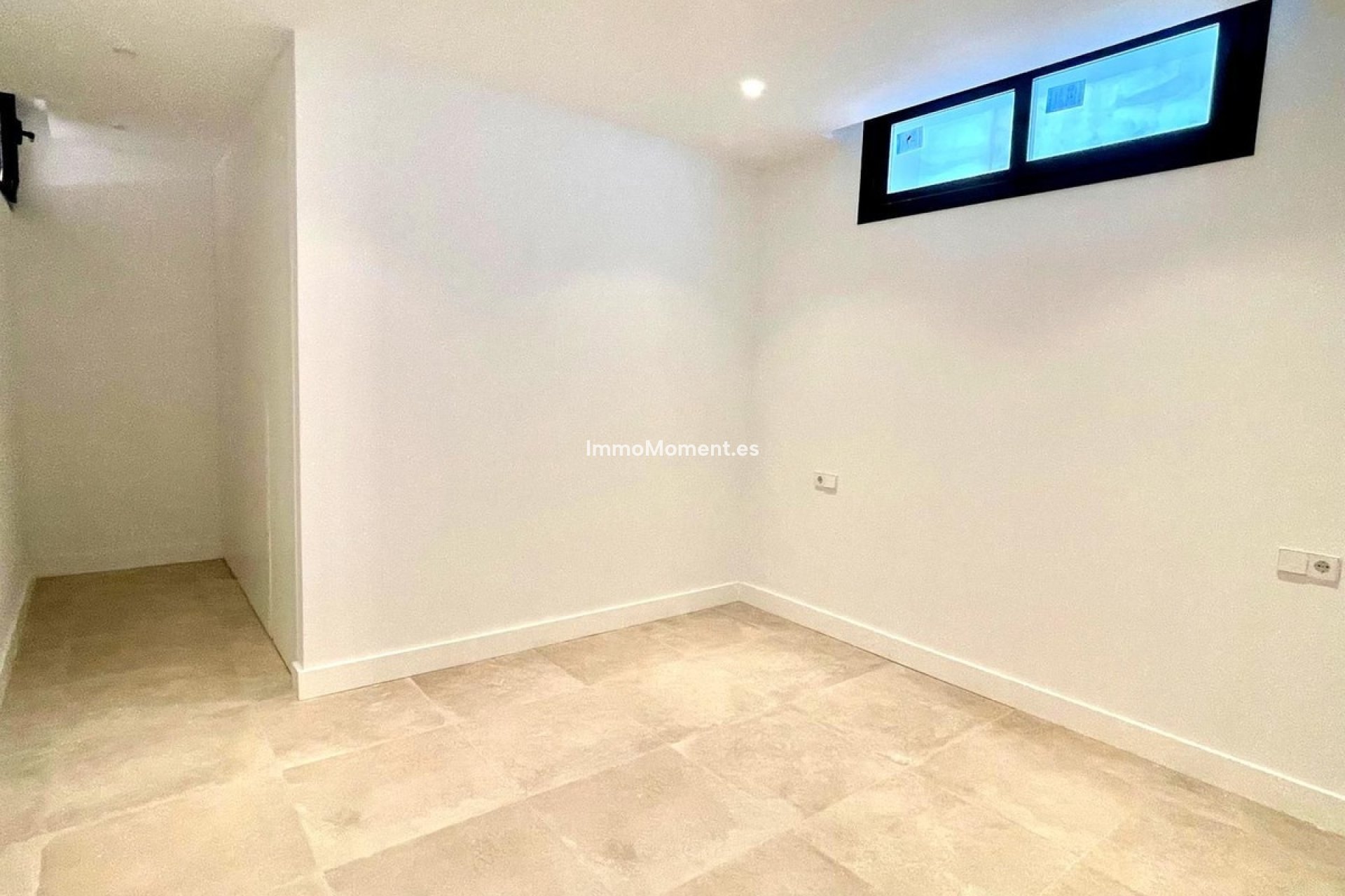 Resale - Detached villa - Estepona - Atalaya