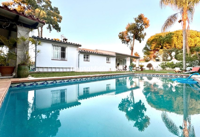 Resale - Detached villa - Estepona - Atalaya