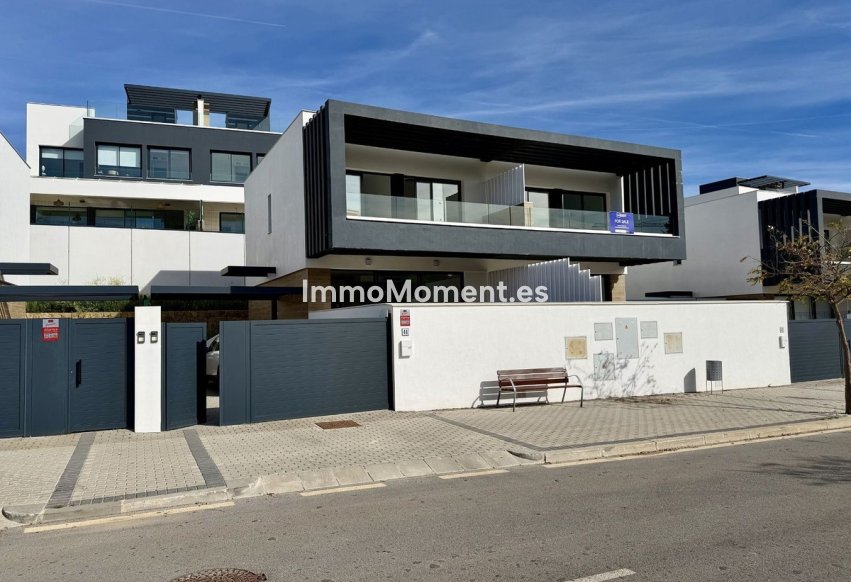 Resale - Detached villa - Estepona - Atalaya