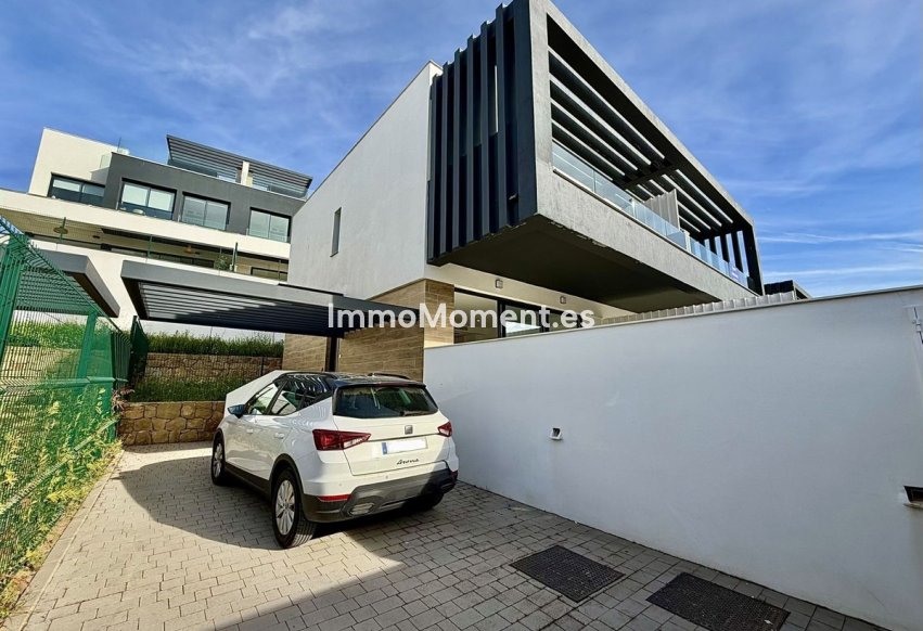 Resale - Detached villa - Estepona - Atalaya